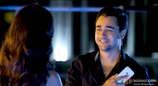 Imran Khan in a still from Gori Tere Pyaar Mein!