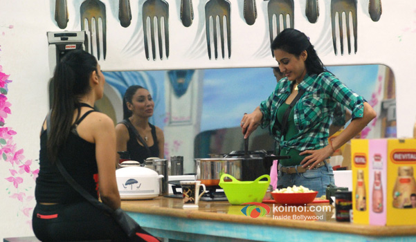 Sofia Hayat and Kamya Panjabi in Bigg Boss 7