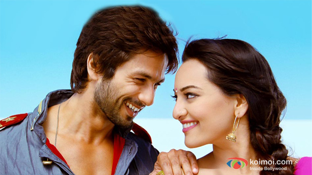 Shahid Kapoor and Sonakshi Sinha in a still from R… Rajkumar