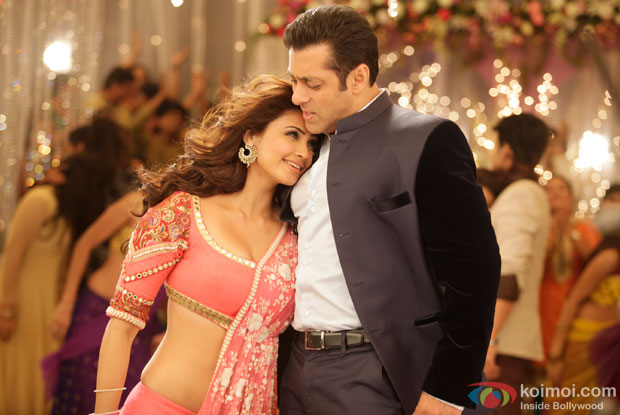 Daisy Shah and Salman Khan in a still from 'Jai Ho'