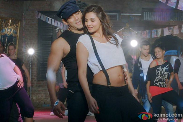 Salman Khan and Daisy Shah in a still from movie 'Jai Ho' Salman Khan and Daisy Shah in a still from movie 'Jai Ho'
