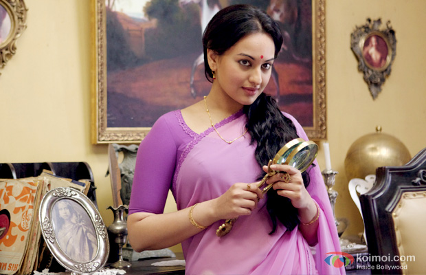 Sonakshi Sinha in a Still from Lootera