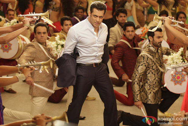 Salman Khan in a still from movie 'Jai Ho'