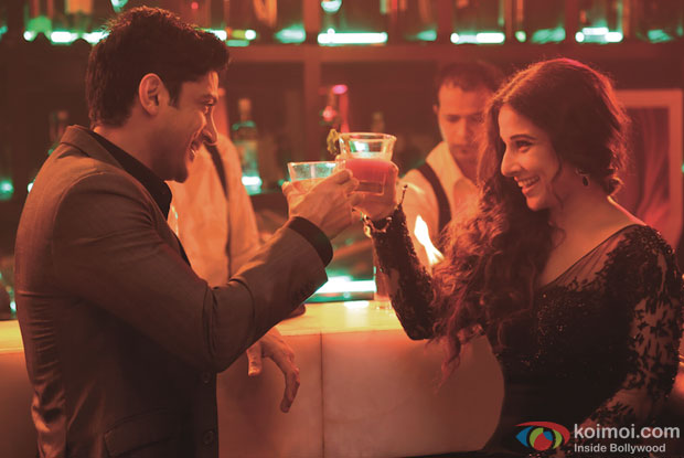 Farhan Akhtar and Vidya Balan in a still from movie 'Shaadi Ke Side Effects'
