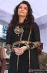 Aishwarya Rai spotted in Delhi at a Jewellery Showroom launch Pic 1