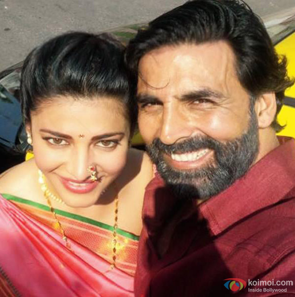 Shruti Hassan and Akshay Kumar On The Sets Of Gabbar Shruti Hassan and Akshay Kumar On The Sets Of Gabbar