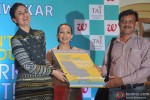 Kareena Kapoor launches book 'Don't Lose Out, Workout' Pic 4