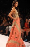 Lisa Haydon ramp walks at 'Lakme Fashion Week' 2014 Pic 2