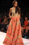 Lisa Haydon ramp walks at 'Lakme Fashion Week' 2014 Pic 3