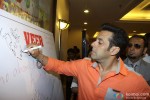 Salman Khan promotes 'Veer' campaign Pic 3