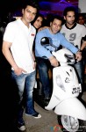 Bilal Amrohi, Sarah Jane Dias, Salman Khan and Pulkit Samrat during the special screening of film 'O Teri'