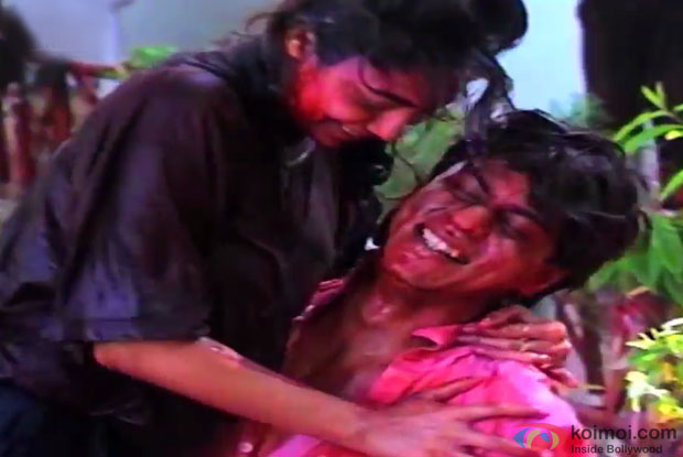 Gauri Khan and Shah Rukh Khan Dance During Holi Gauri Khan and Shah Rukh Khan Dance During Holi