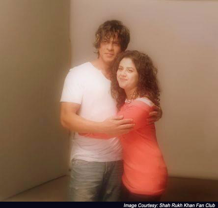 Shah Rukh Khan Pampers A Fan From  Amsterdam On The Sets Of Happy New Year