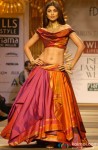 Shilpa Shetty walks the ramp at 'Wills Lifestyle: India Fashion Week' 2014 Pic 1