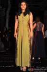 Kajol at Manish Malhotra's grand fashion show