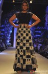 Sonakshi Sinha at Manish Malhotra's grand fashion show Pic 2