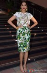 Sonam Kapoor Promotes Bewakoofiyaan