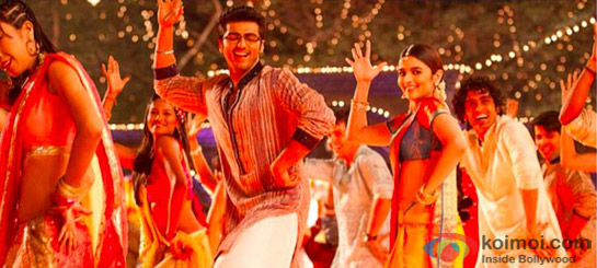 Arjun Kapoor and Alia Bhatt in a still from movie ’2 States’