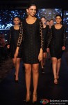 Deepika Padukone looked gorgeous as she walked the ramp for Van Heusen Pic 2