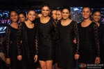 Deepika Padukone looked gorgeous as she walked the ramp for Van Heusen Pic 3