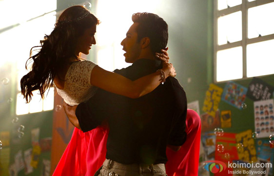 Varun Dhawan and Ileana Dcruz in a still from movie ‘Main Tera Hero'