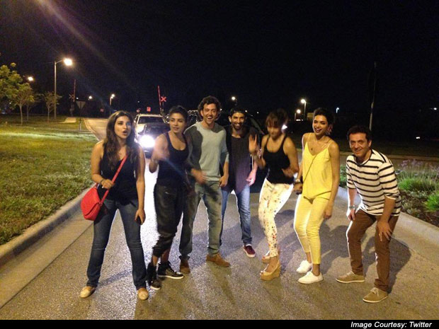 Parineeti, Priyanka, Hrithik, Aditya, Bipasha, Deepika Pose For The Camera