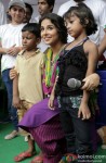 Vidya Balan Snapped With Fans At 'Bobby Jasoos' Promotions