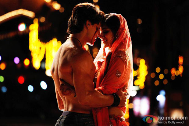 Tiger Shroff and Kriti Sanon in a still from movie ‘Heropanti’