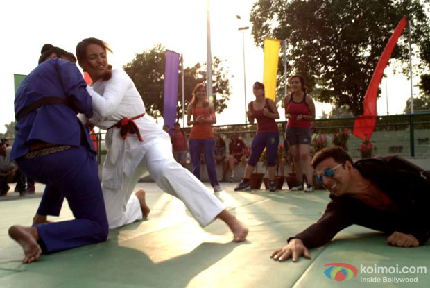 Sonakshi Sinha and Akshay Kumar in a still from movie ‘Holiday’