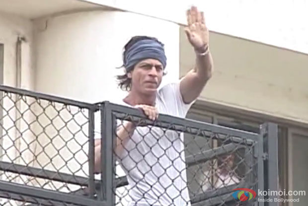 Shah Rukh Khan Greets His Fans On Eid