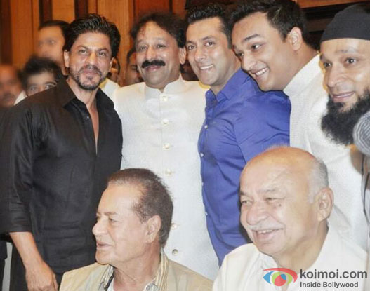 Shah Rukh Khan, Baba Siddique, Salman Khan, Salim Khan, Sushil Kumar Shinde Shah Rukh Khan, Baba Siddique, Salman Khan, Salim Khan, Sushil Kumar Shinde