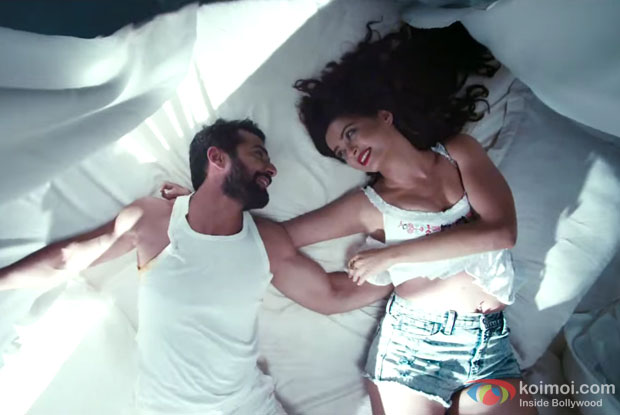 Jay Bhanushali and Surveen Chawla in a still from movie ‘Hate Story 2′