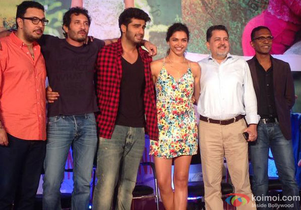 Arjun Kapoor and Deepika Padukone with 'Finding Fanny' team at an event