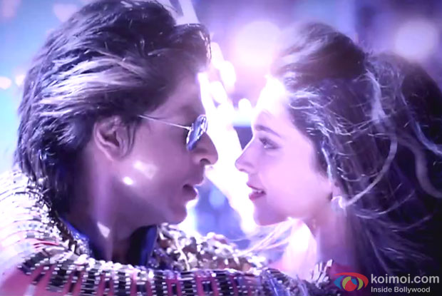 Shah Rukh Khan and Deepika Padukone in a still from SLAM! The Tour City