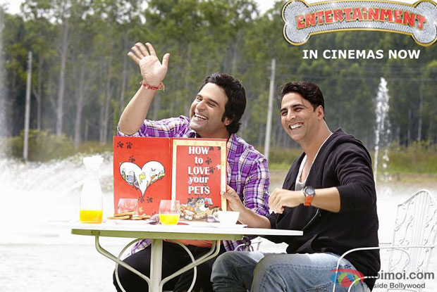 Krushna Abhishek and Akshay Kumar in a still from movie 'Entertainment'