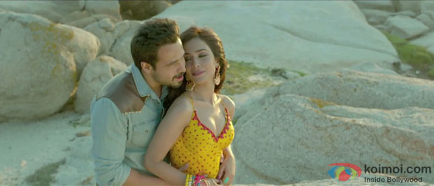 Emraan Hashmi and Humaima Malick in a 'Kabhi Ruhaani, Kabhi Rumani' song still from movie 'Raja Natwarlal'