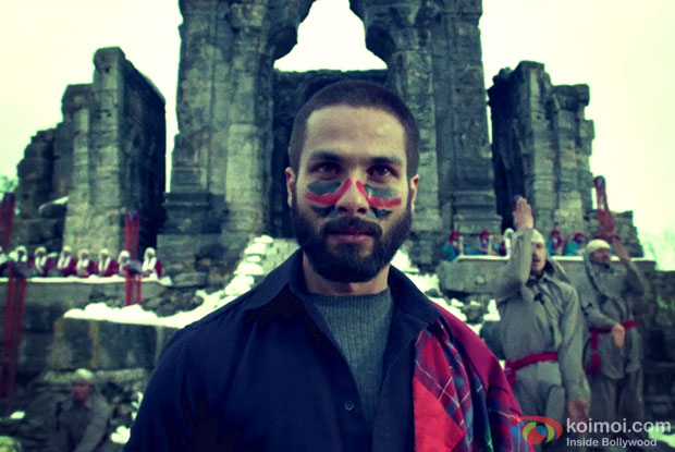 Shahid Kapoor in a Still from movie 'Haider'
