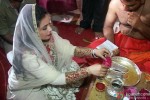 Rani Visits Ambaji Temple To Seek Blessings For 'Mardaani' Pic 4