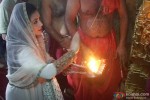 Rani Visits Ambaji Temple To Seek Blessings For 'Mardaani' Pic 5