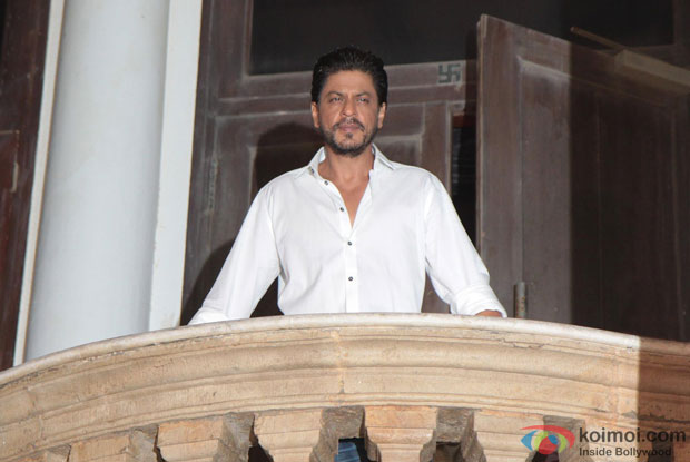 Shah Rukh Khan At 'Mannat' Shah Rukh Khan At 'Mannat'