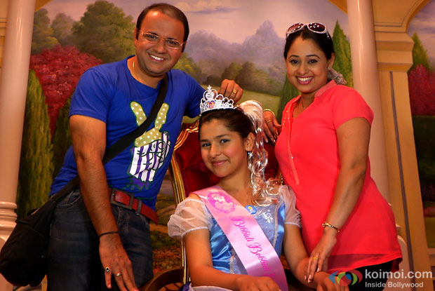 Bhide and Madhavi with Sonu at HongKong Disneyland
