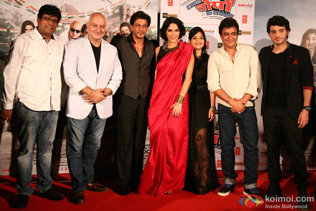 Rajesh Sharma, Anupam Kher, Shah Rukh Khan, Neha Dhupia, Aditi Sharma, Manu Rishi Chadha and Divyendu Sharma during the trailer launch of movie 'Ekkees Toppon Ki Salaami' Rajesh Sharma, Anupam Kher, Shah Rukh Khan, Neha Dhupia, Aditi Sharma, Manu Rishi Chadha and Divyendu Sharma during the trailer launch of movie 'Ekkees Toppon Ki Salaami'