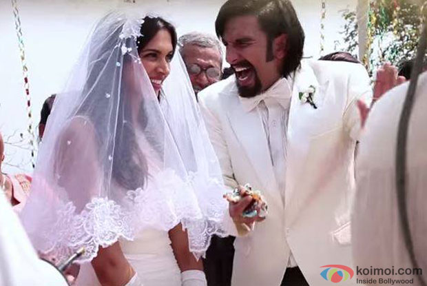Deepika Padukone and Ranveer Singh in a still from movie 'Finding Fanny'