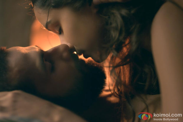 Shahid Kapoor and Shraddha Kapoor in a still from movie 'Haider'