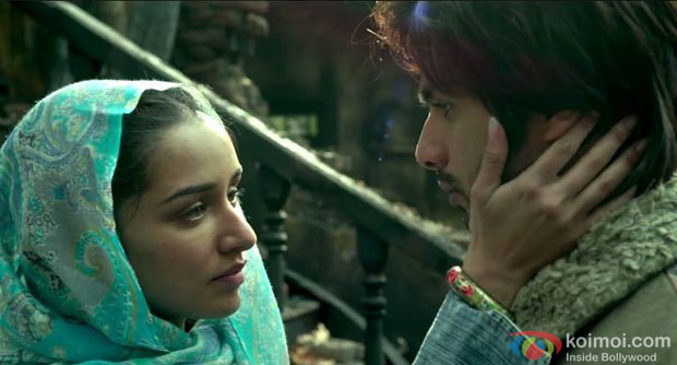 Shraddha Kapoor and Shahid Kapoor in a still from movie 'Haider'