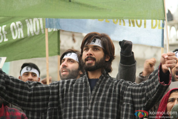 Shahid Kapoor in a Still from movie 'Haider'