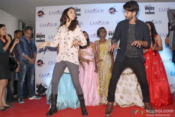 Shahid Kapoor, Shraddha Kapoor Felicitate Acid Attack Survivors Pic 3