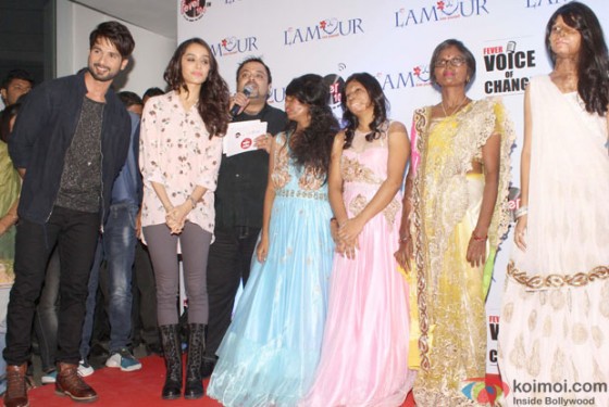 Shahid Kapoor, Shraddha Kapoor Felicitate Acid Attack Survivors Pic 4