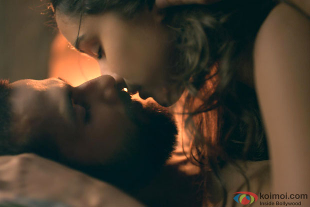 Shahid Kapoor and Shraddha Kapoor in a still from movie 'Haider'
