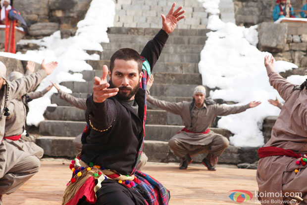 Shahid Kapoor in a Still from movie 'Haider'